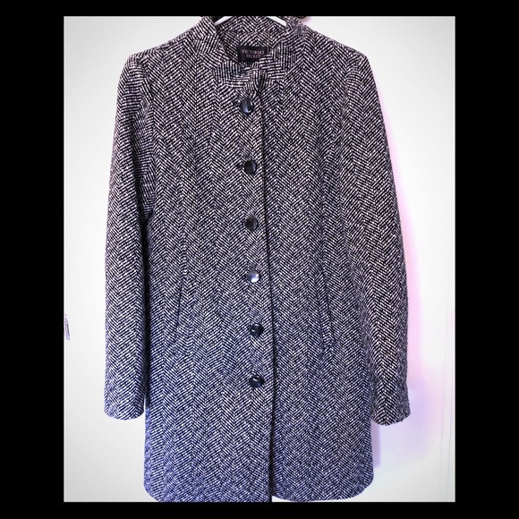 Victoria's Secret Jackets & Blazers - Victoria’s Secret houndstooth tweed winter peacoat